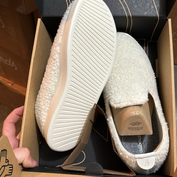 Men’s allbirds Wool Lounger Fluffs in Natural White with Cream Sole - Picture 8 of 11